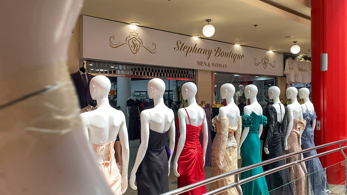 Magazin Stephany Boutique la etajul 1 din Dragonul Roșu Mega Shop