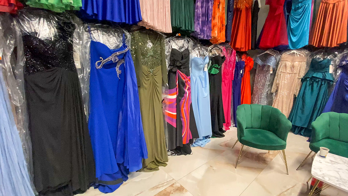 Consiliere pentru alegerea rochiei Stephany Boutique Consiliere și probă pentru alegerea rochiei la Stephany Boutique