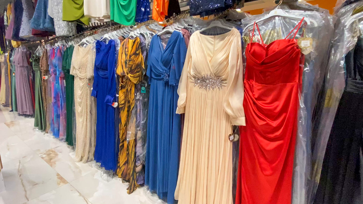 Costume pentru bărbați la nuntă: ce trebuie să aleagă un invitat, naș sau mire 3 probă costum pentru mire naș sau invitat